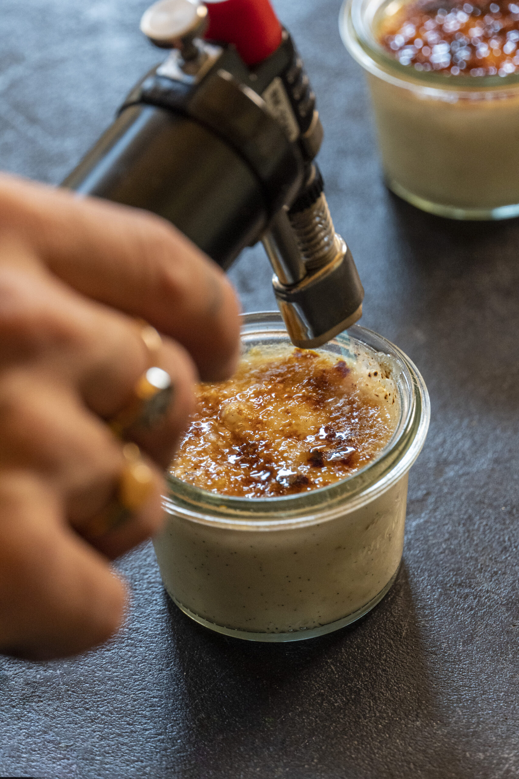 La croûte cassante du dessus est parfaitement équilibrée par l'onctuosité de la crème à la vanille.