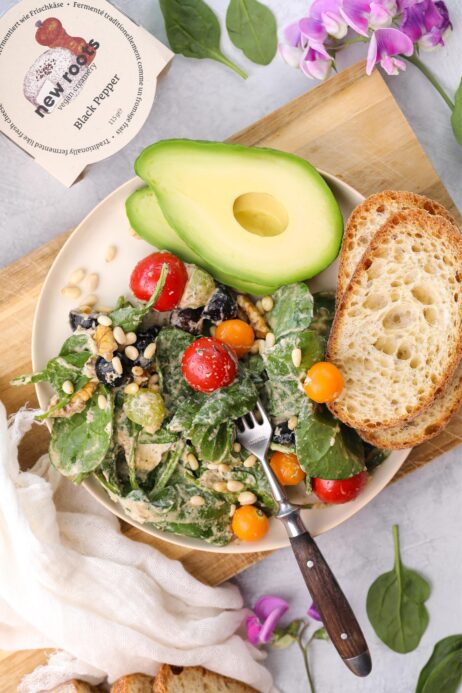Salade fromagère au poivre noir